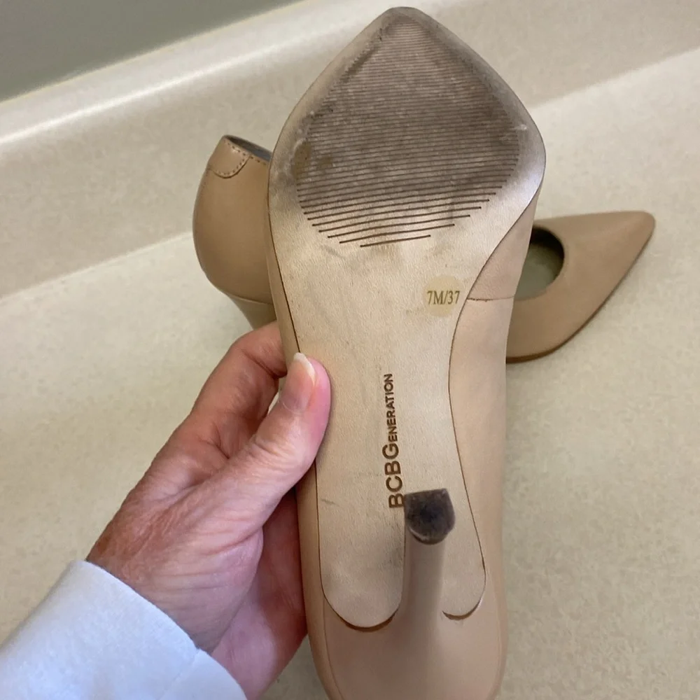 BCBG pumps